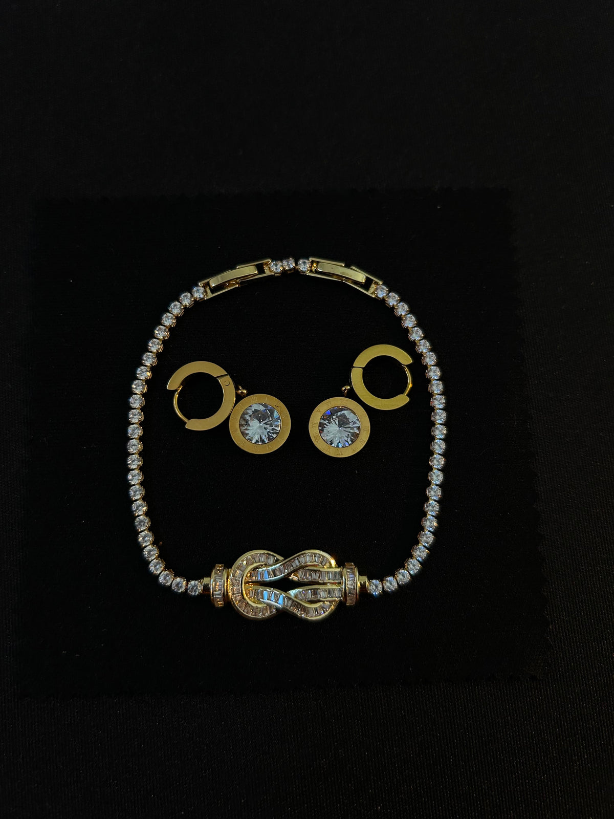 Flexagain’s Knot Diamond Bracelet Set