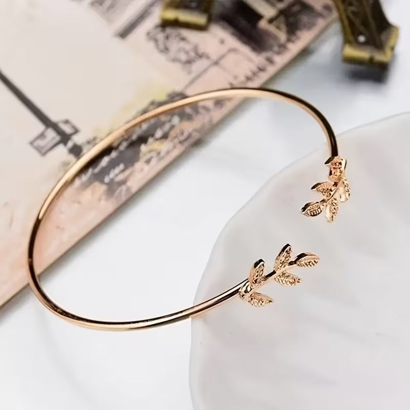 Women's Leaf Cuff Bracelet (Gold)