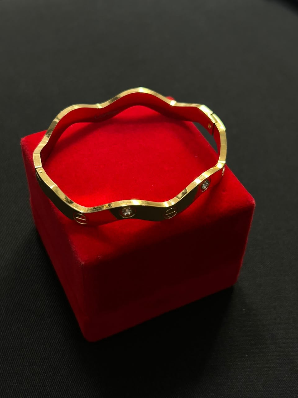 Flexagain’s Cartier Wavy Bangle (18ct Gold)