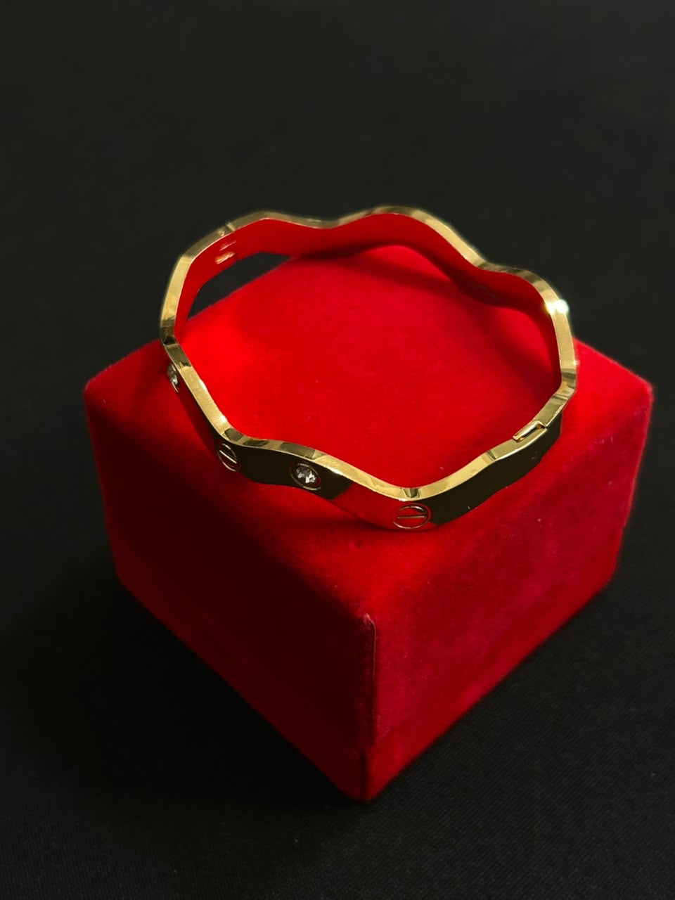 Flexagain’s Cartier Wavy Bangle (18ct Gold)