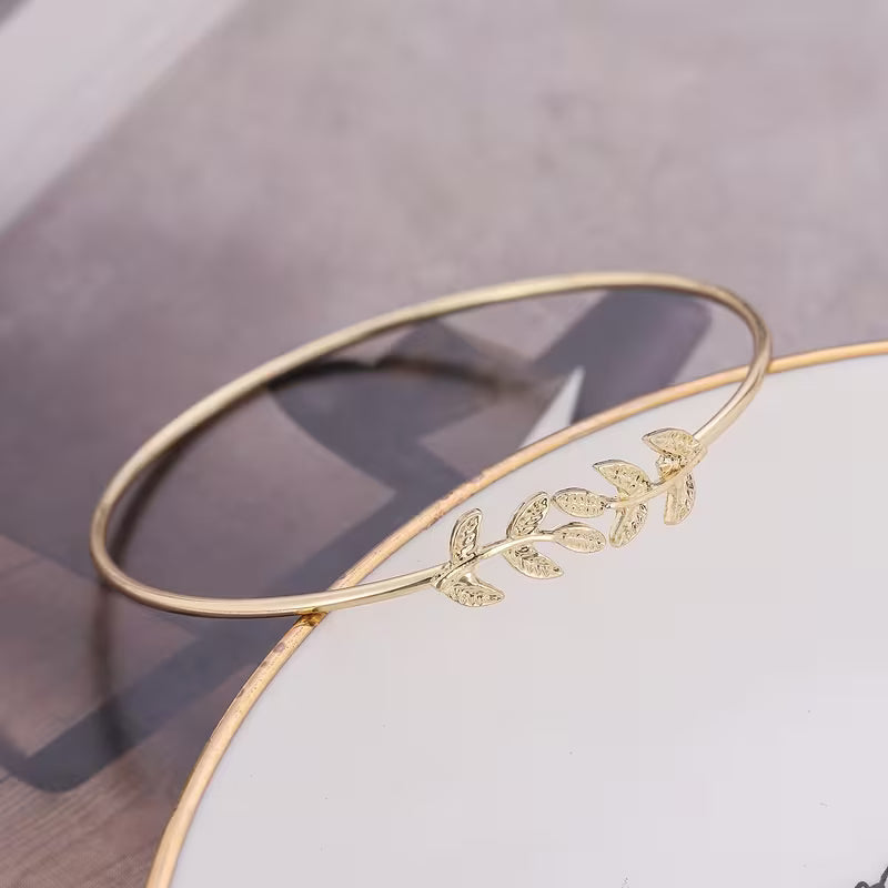 Women's Leaf Cuff Bracelet (Gold)