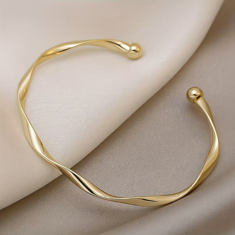Women's Mobius Bracelet (Gold)
