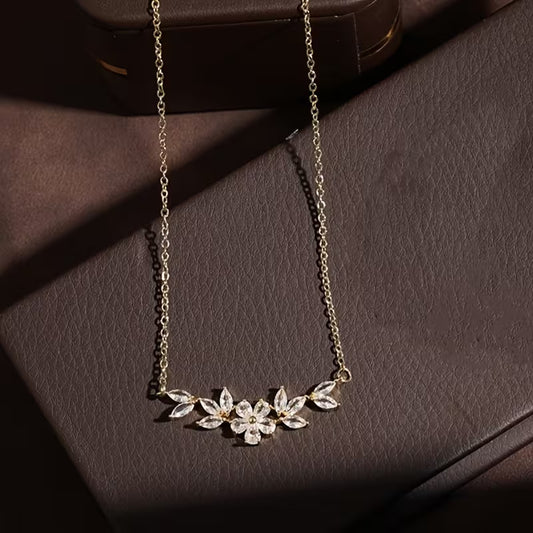 Women's Flower Leaf Necklace (Gold)