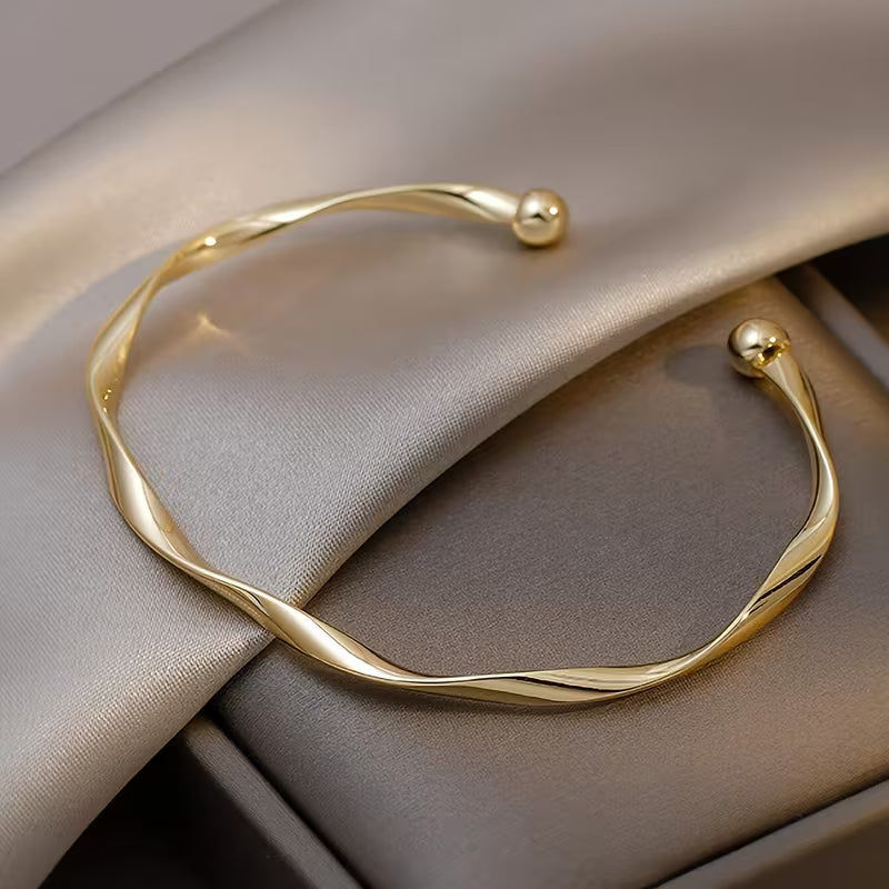 Women's Mobius Bracelet (Gold)