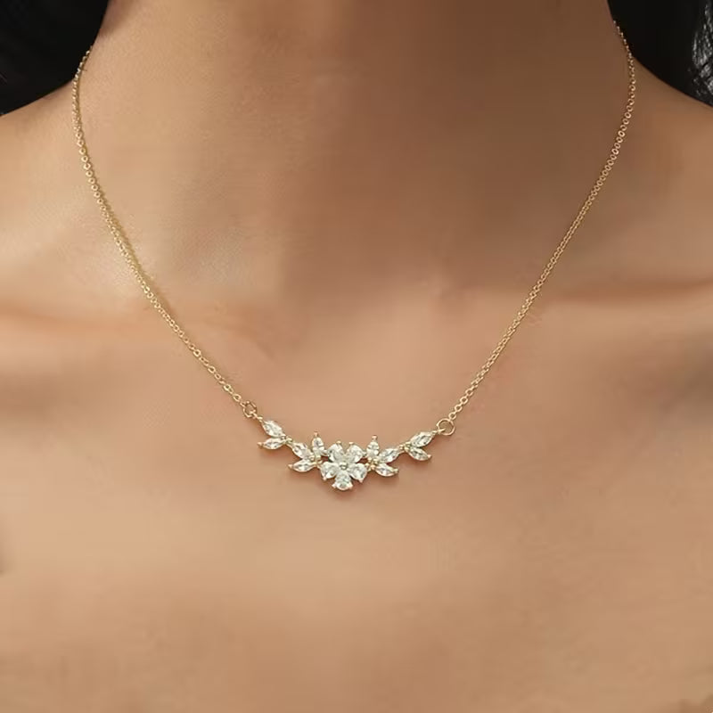 Women's Flower Leaf Necklace (Gold)
